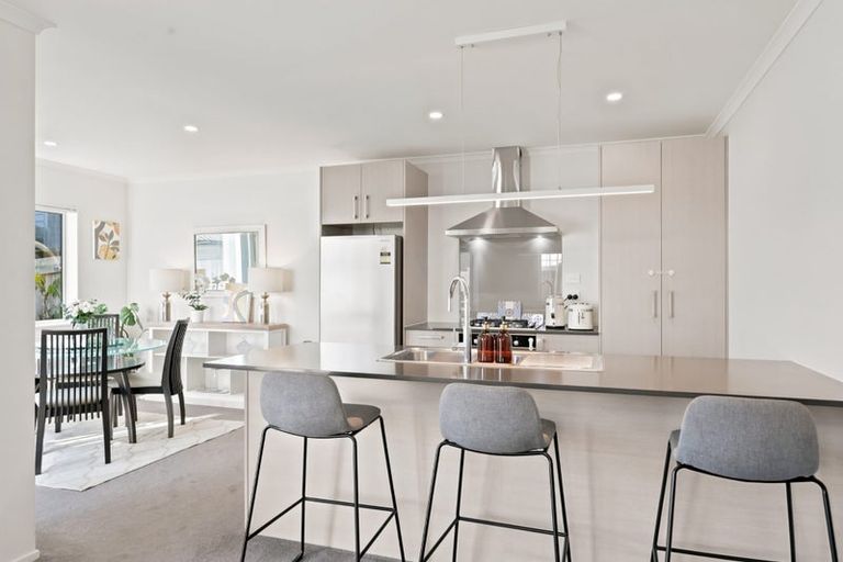 Photo of property in 9 Mokopapa Street, Takanini, 2112