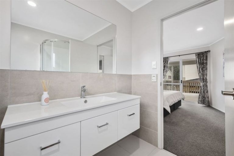 Photo of property in 7 Uruhau Close, Torbay, Auckland, 0630