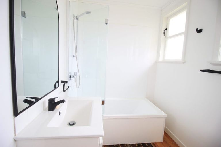 Photo of property in 4 Karoro Road, Flat Bush, Auckland, 2019