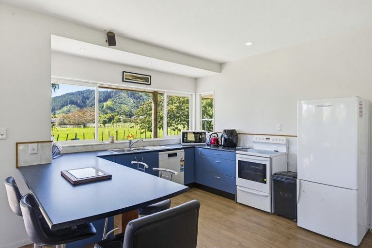 Photo of property in 63 South Manakau Road, Manakau, Otaki, 5583