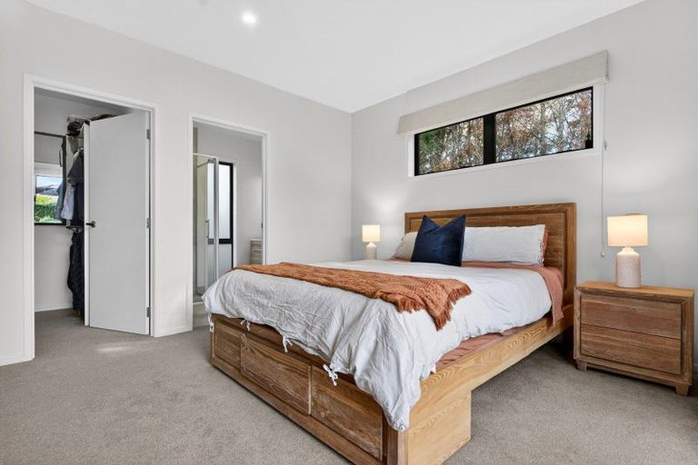 Photo of property in 122c Monument Road, Clevedon, 2582