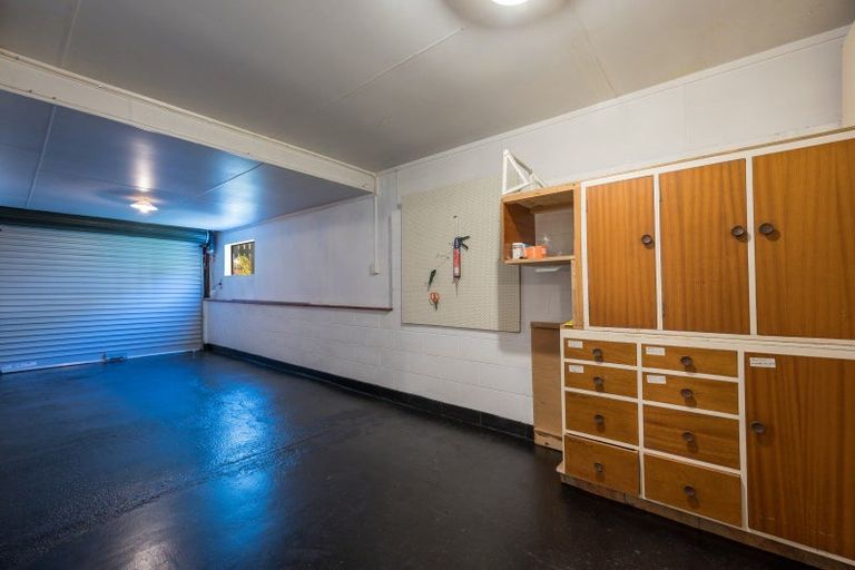 Photo of property in 18 Coster Street, Enner Glynn, Nelson, 7011