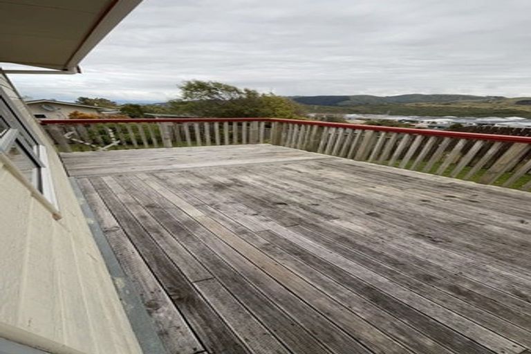 Photo of property in 17 Tarras Grove, Kelson, Lower Hutt, 5010