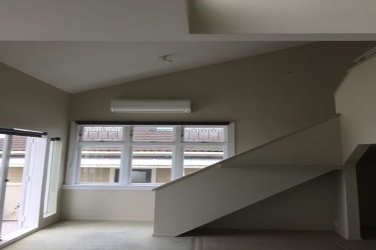 Photo of property in 15 Kerr Street, Devonport, Auckland, 0624