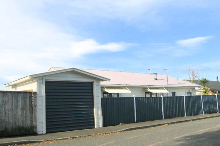 Photo of property in 15 Selwyn Road, Hospital Hill, Napier, 4110