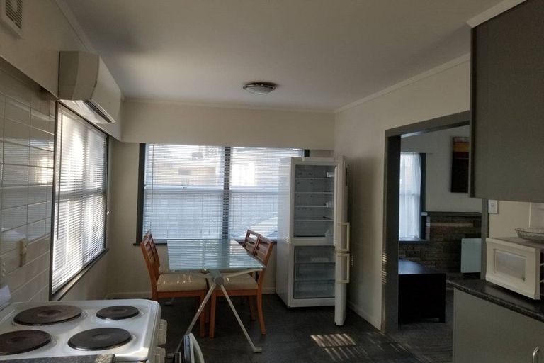 Photo of property in 18 Berkley Avenue, Hillcrest, Hamilton, 3216