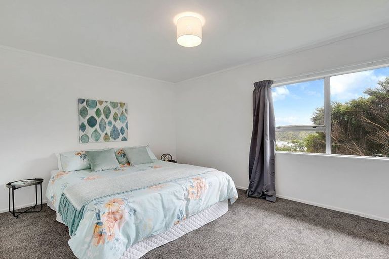 Photo of property in 10 Kahu Road, Paremata, Porirua, 5024