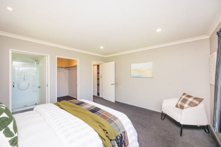 Photo of property in 51 Tennyson Avenue, Kelvin Grove, Palmerston North, 4414