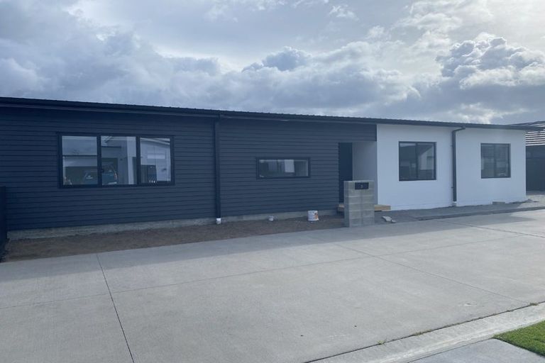 Photo of property in 3 Julie Lane, Papamoa, 3118