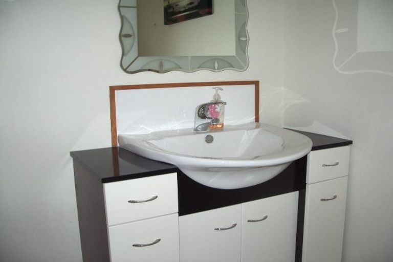 Photo of property in 4 Horseshoe Lake Road, Shirley, Christchurch, 8061