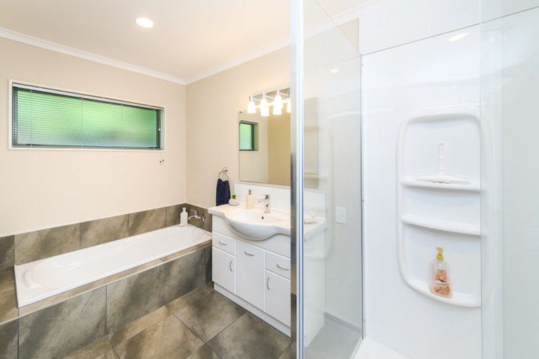 Photo of property in 9 Montana Way, Milson, Palmerston North, 4414