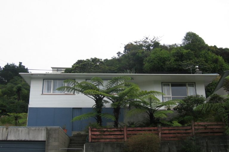 Photo of property in 33 Logie Street, Stokes Valley, Lower Hutt, 5019