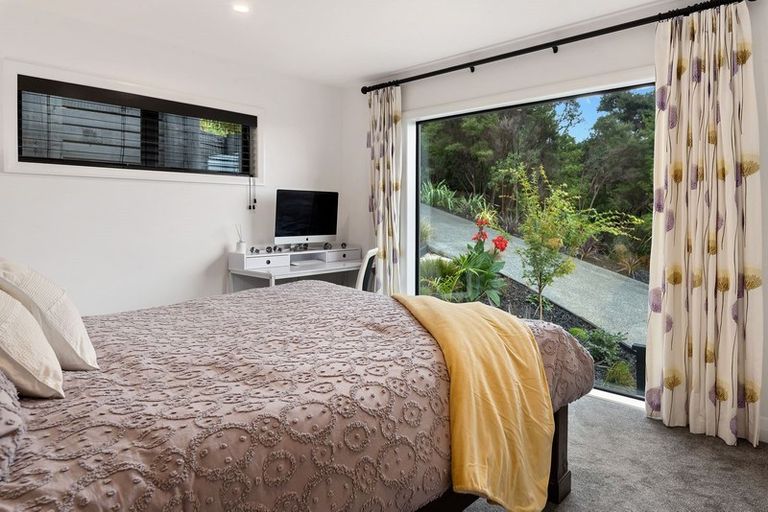 Photo of property in 393 Paremoremo Road, Paremoremo, Auckland, 0632