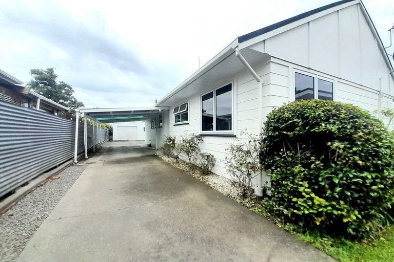 Photo of property in 28 Apollo Parade, Milson, Palmerston North, 4414