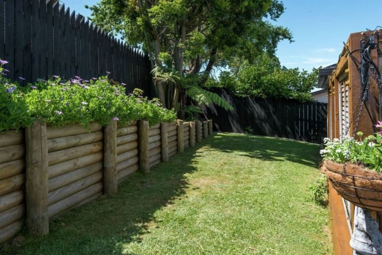 Photo of property in 26a Howe Street, Howick, Auckland, 2014