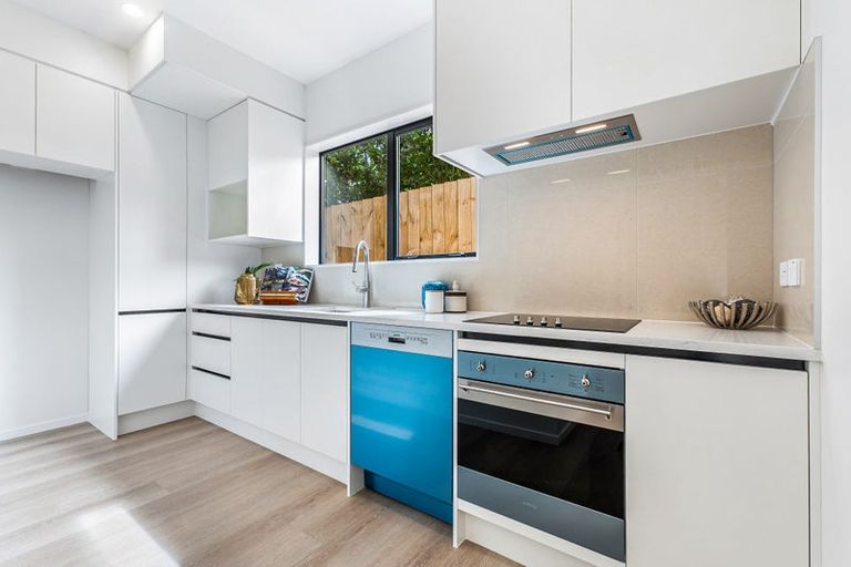 Photo of property in 49 Vera Road, Te Atatu South, Auckland, 0610