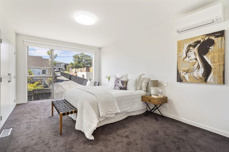 Photo of property in 1/14 Rothesay Bay Road, Rothesay Bay, Auckland, 0630