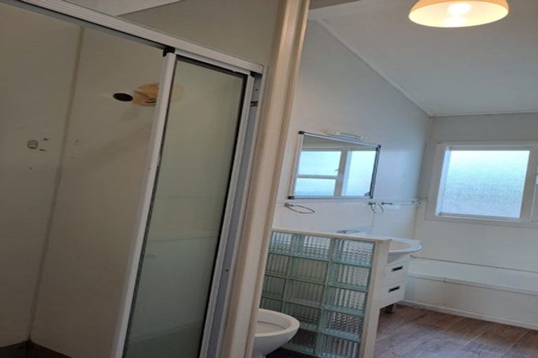 Photo of property in 26 Onewa Road, Northcote Point, Auckland, 0627