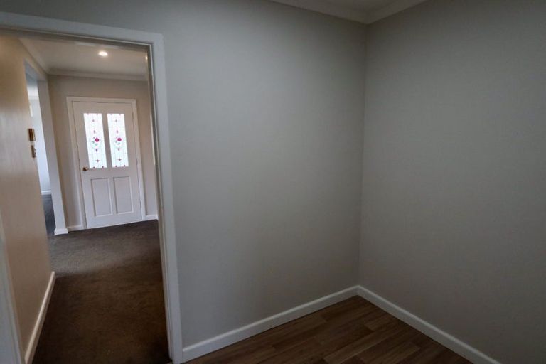 Photo of property in 15 Baylands Drive, Newlands, Wellington, 6037