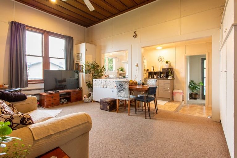 Photo of property in 13 Seddon Street, Dannevirke, 4930