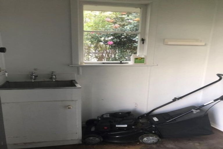 Photo of property in 32 Roberts Line, Kelvin Grove, Palmerston North, 4414