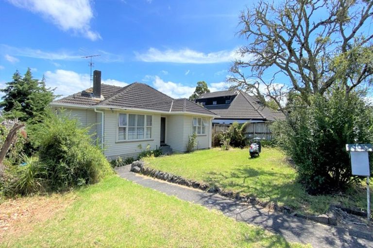 Photo of property in 17 William Souter Street, Forrest Hill, Auckland, 0620