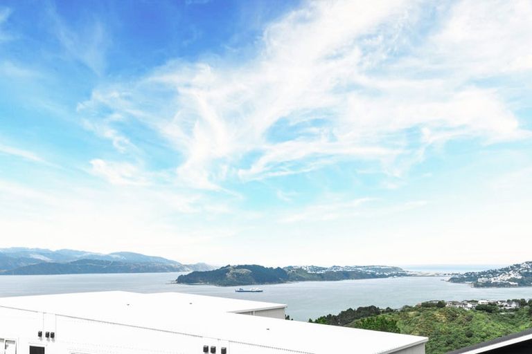 Photo of property in 3 Cessna Way, Newlands, Wellington, 6037