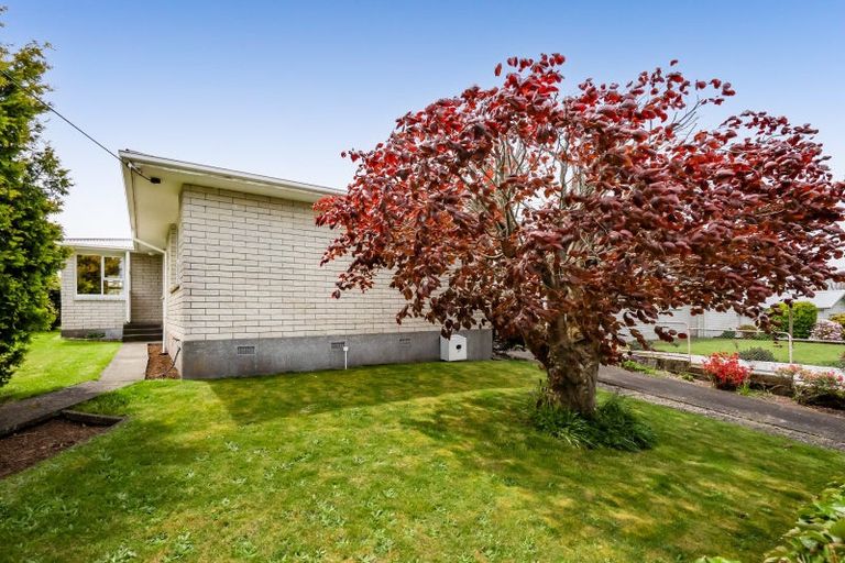 Photo of property in 6 Graham Street, Eltham, 4322