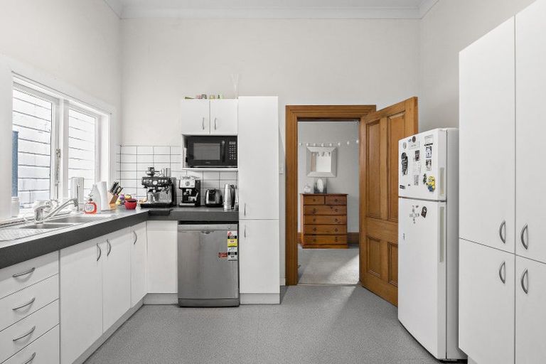 Photo of property in 20 Kenwyn Terrace, Newtown, Wellington, 6021