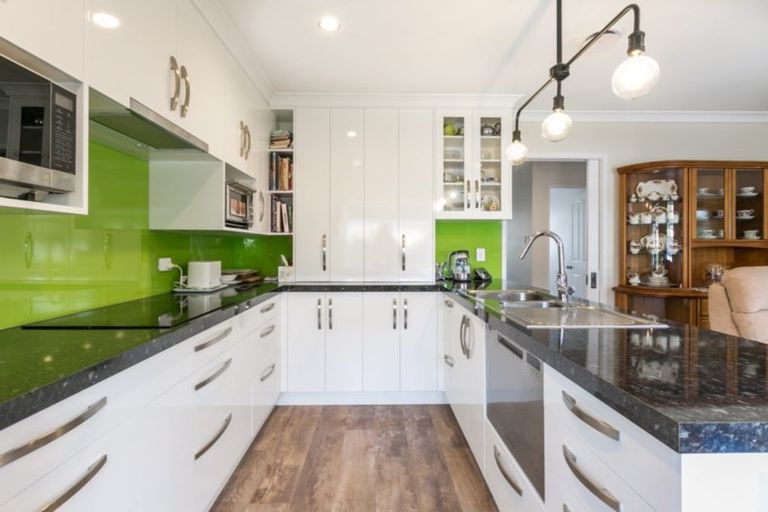 Photo of property in 41 Palmbrook Avenue, Havelock North, 4130