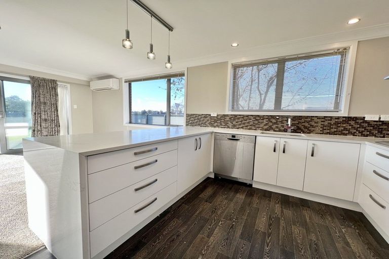 Photo of property in 8 Cruickshank Crescent, Rosedale, Invercargill, 9810