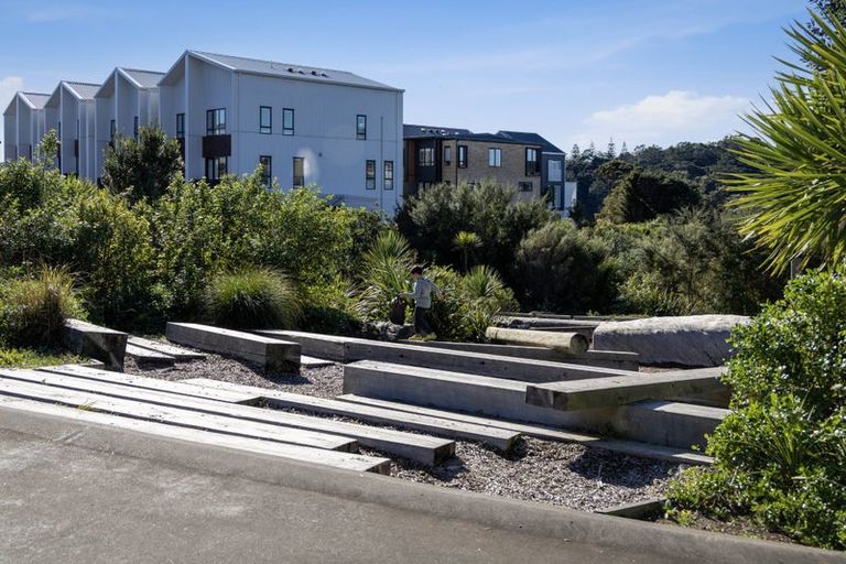 Photo of property in 6 Mayfly Lane, Hobsonville, Auckland, 0616
