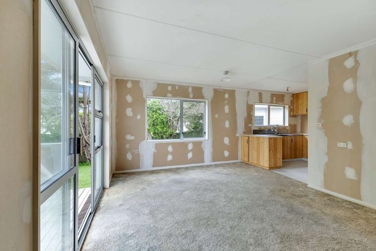 Photo of property in 15b Miro Street, Merrilands, New Plymouth, 4312
