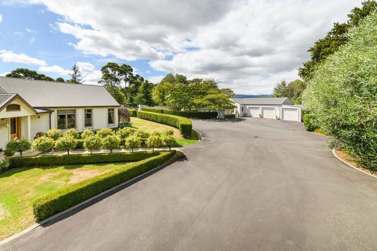 Photo of property in 5 Waicola Drive, Fitzherbert, Palmerston North, 4471