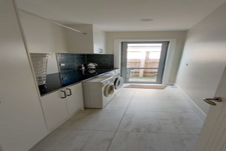 Photo of property in 17 Kuawa Drive, Kumeu, 0810