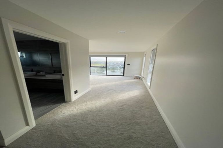 Photo of property in 8 Cavalli Road, Long Bay, Auckland, 0630