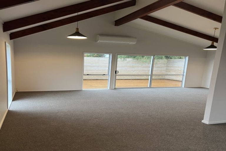 Photo of property in 38 Lilburn Crescent, Massey, Auckland, 0614