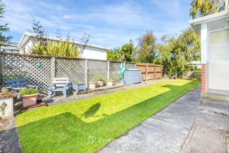 Photo of property in 2/15 Ebdentown Street, Ebdentown, Upper Hutt, 5018
