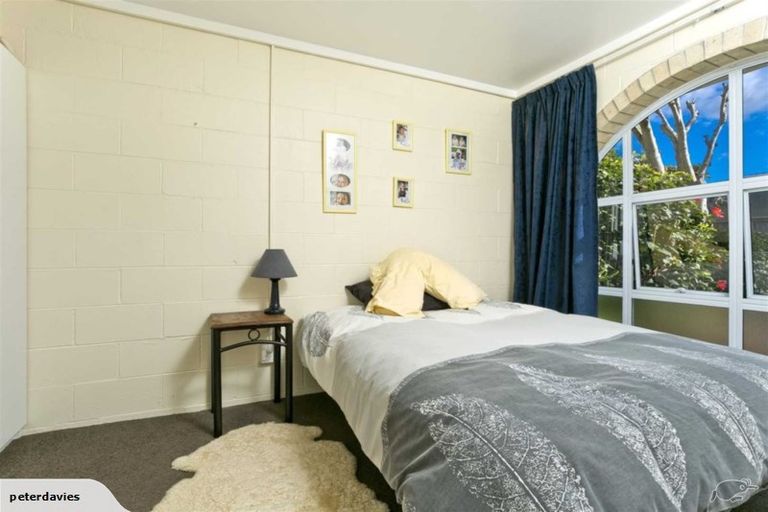 Photo of property in 2/4 Frater Avenue, Milford, Auckland, 0620