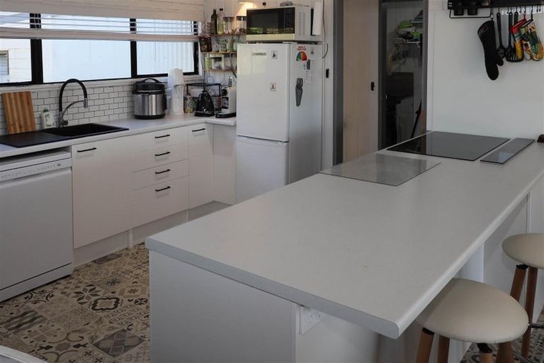 Photo of property in 223 Paku Drive, Tairua, 3508