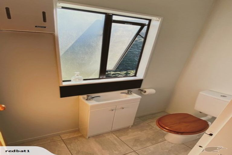 Photo of property in 117 Stratton Street, Normandale, Lower Hutt, 5010