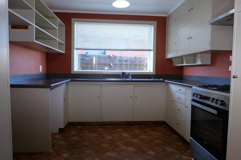 Photo of property in 115 Gloaming Hill, Titahi Bay, Porirua, 5022