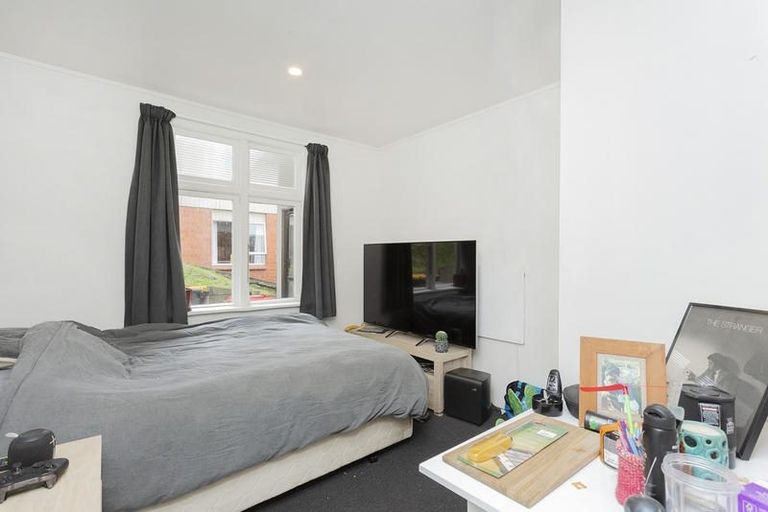 Photo of property in 96 Harbour Terrace, North Dunedin, Dunedin, 9016