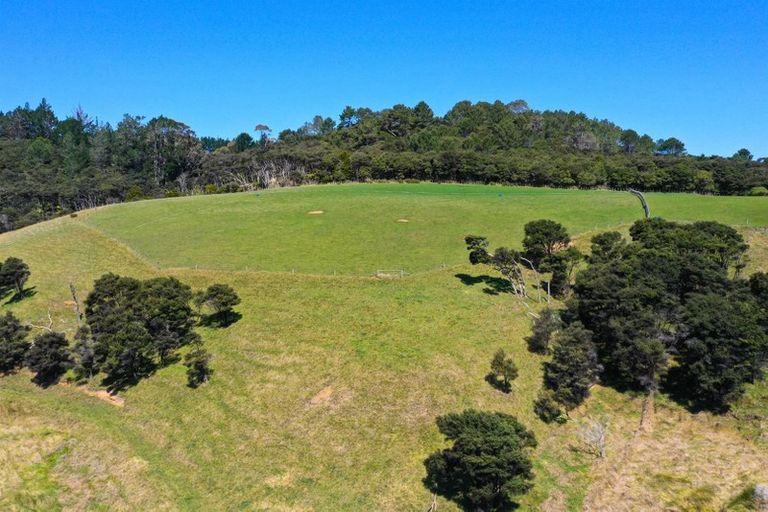 Photo of property in 99 Mcpike Road, Waimauku, 0883