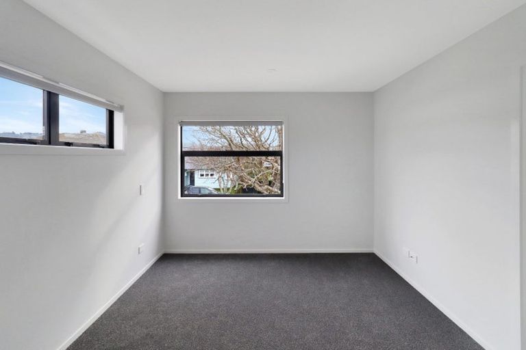 Photo of property in 137 Whites Line East, Waiwhetu, Lower Hutt, 5010