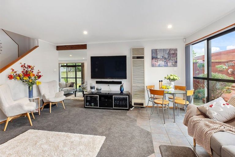 Photo of property in 12 Montrose Grove, Churton Park, Wellington, 6037