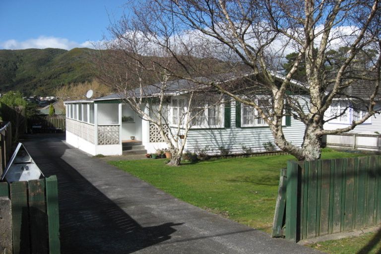 Photo of property in 140 Wellington Road, Wainuiomata, Lower Hutt, 5014