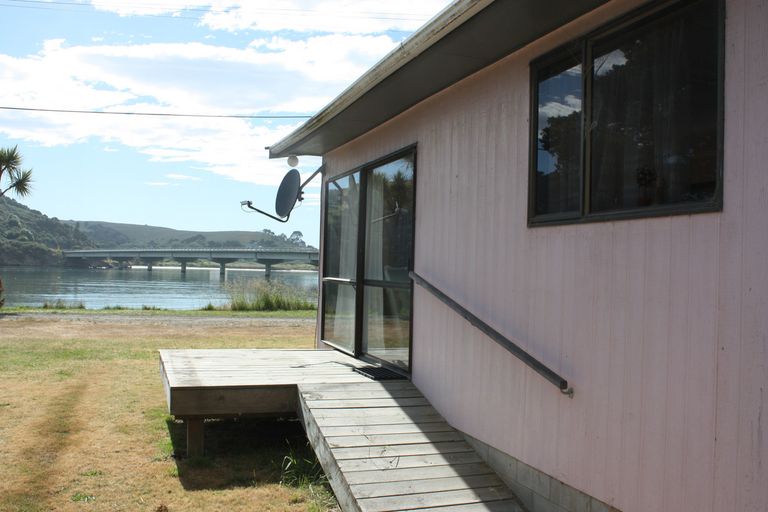 Photo of property in 25 Riverside Road, Taieri Mouth, Brighton, 9091