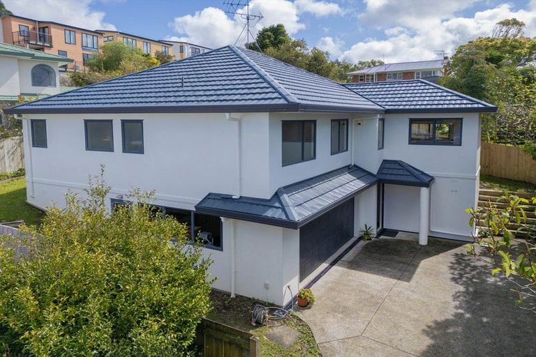 Photo of property in 2/9 Mossop Rise, Glenfield, Auckland, 0629