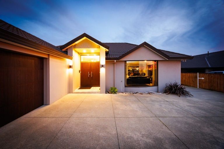 Photo of property in 172 Pacific Drive, Fitzherbert, Palmerston North, 4410